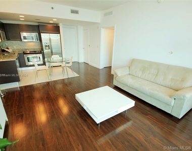 950 Brickell Bay Dr - Photo Thumbnail 2