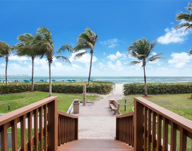 16425 Collins Ave - Photo Thumbnail 21