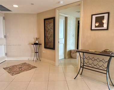 16500 Collins Ave - Photo Thumbnail 21