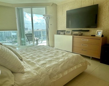 16500 Collins Ave - Photo Thumbnail 30