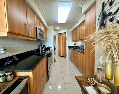 16500 Collins Ave - Photo Thumbnail 22