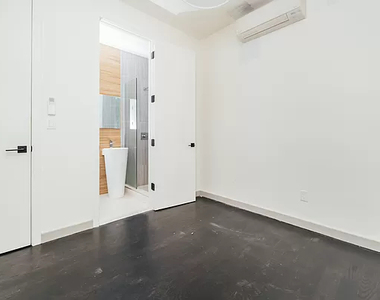 225 Winthrop Street - Photo Thumbnail 10