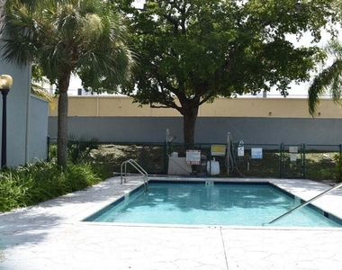 2300 Florida Boulevard - Photo Thumbnail 17