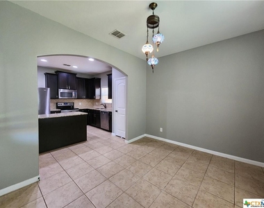 328 Primrose Way - Photo Thumbnail 14