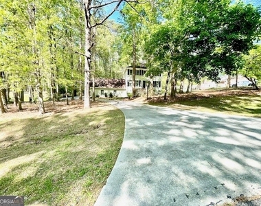 195 Poplar Way - Photo Thumbnail 2