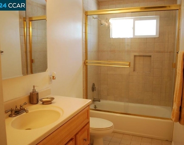 2118 San Rafael Ave - Photo Thumbnail 4