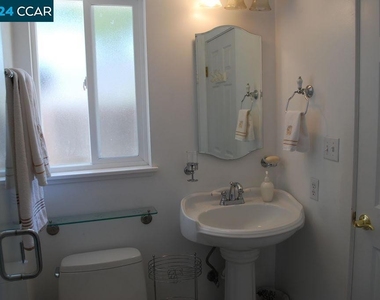 2118 San Rafael Ave - Photo Thumbnail 3