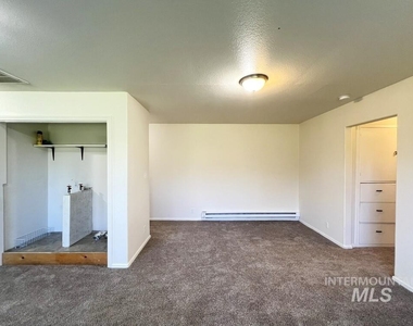 3326 W Nez Perce Street #4 - Photo Thumbnail 10