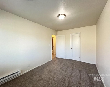 3326 W Nez Perce Street #4 - Photo Thumbnail 20