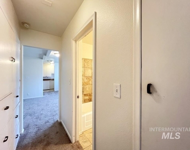 3326 W Nez Perce Street #3 - Photo Thumbnail 17