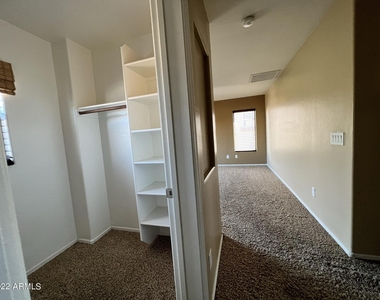 2323 W Tallgrass Trail - Photo Thumbnail 25