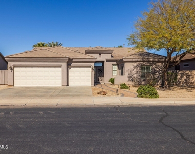 10440 E Medina Avenue - Photo Thumbnail 5