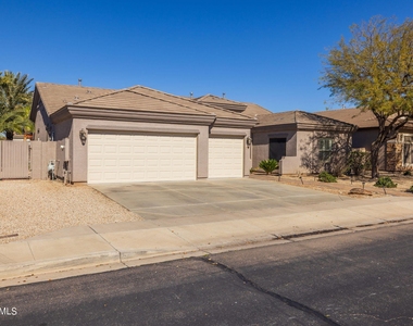 10440 E Medina Avenue - Photo Thumbnail 6