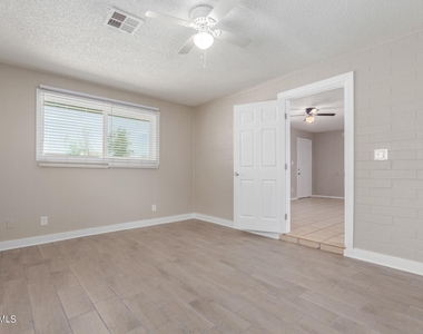 1337 W Rose Place - Photo Thumbnail 16