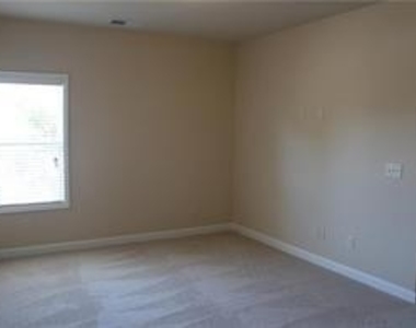 7910 Mimosa Circle - Photo Thumbnail 13