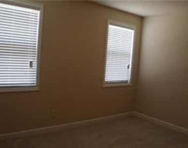 7910 Mimosa Circle - Photo Thumbnail 15