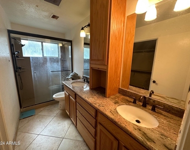 1133 E San Angelo Avenue - Photo Thumbnail 4