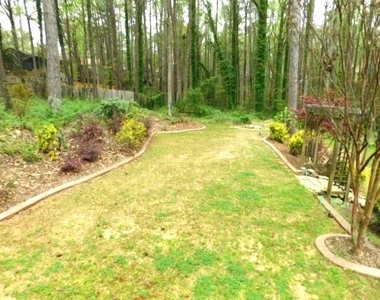 5230 Ferry Creek Lane - Photo Thumbnail 4