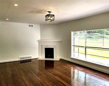 4465 Peachtree Dunwoody Road - Photo Thumbnail 10