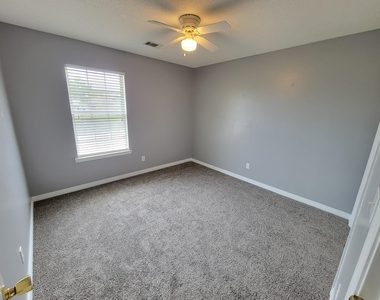 2260 Prytania Circle - Photo Thumbnail 11