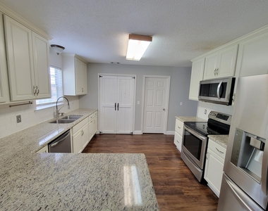 2260 Prytania Circle - Photo Thumbnail 23