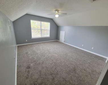 2260 Prytania Circle - Photo Thumbnail 7