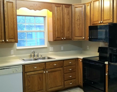 1510 Applewood Way - Photo Thumbnail 2