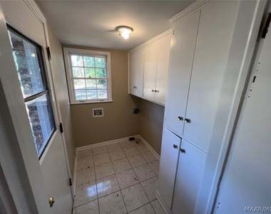 3827 Pelzer Avenue - Photo Thumbnail 5