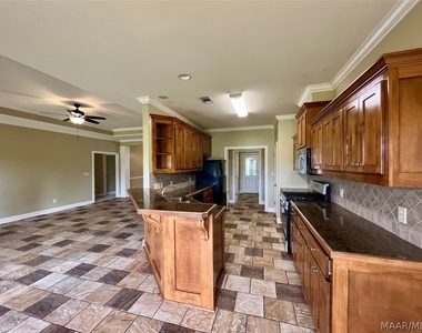 8824 Alderwood Way - Photo Thumbnail 11