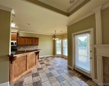 8824 Alderwood Way - Photo Thumbnail 9