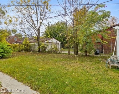 18652 Coyle Street - Photo Thumbnail 22