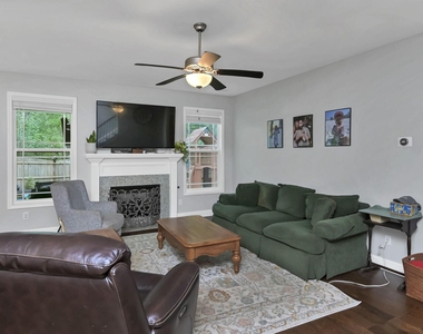 216 Lightsey Court - Photo Thumbnail 8