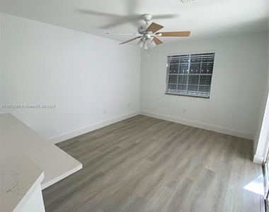 20707 Sw 81st Pl - Photo Thumbnail 3