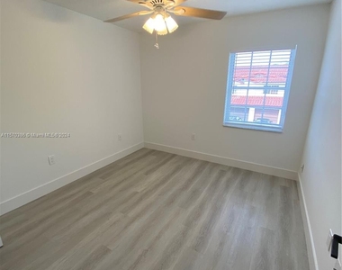 20707 Sw 81st Pl - Photo Thumbnail 6