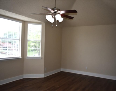 2935 Chanute Drive - Photo Thumbnail 21