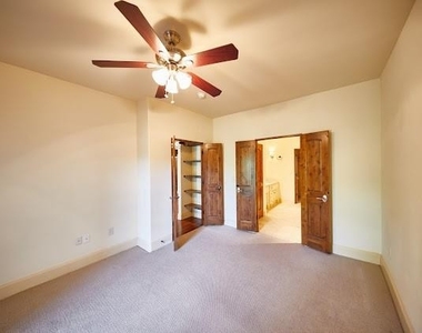 2510 N Henderson - Photo Thumbnail 9