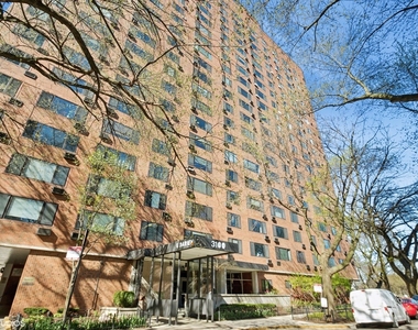 3100 N Lake Shore Drive - Photo Thumbnail 0