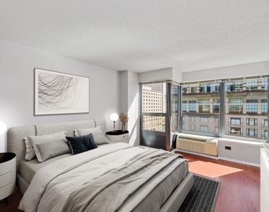 30 E Huron Street - Photo Thumbnail 8