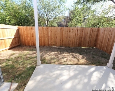 10310 Lynwood Village - Photo Thumbnail 14