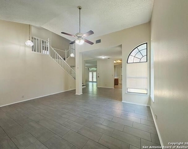 3235 Tree Grove Dr - Photo Thumbnail 3