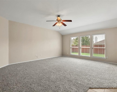 1703 Twin Hills Way - Photo Thumbnail 5