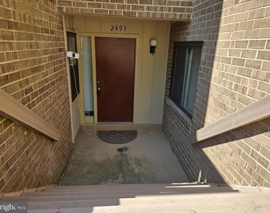 2493 Glengyle Dr - Photo Thumbnail 2