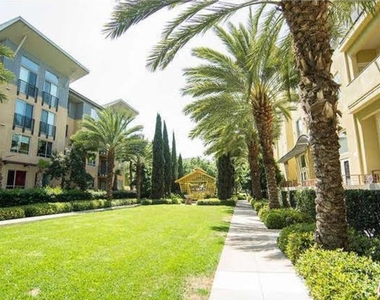 13200 Pacific Promenade - Photo Thumbnail 15