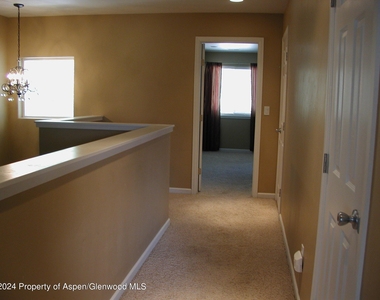 668 Alder Ridge Lane - Photo Thumbnail 4