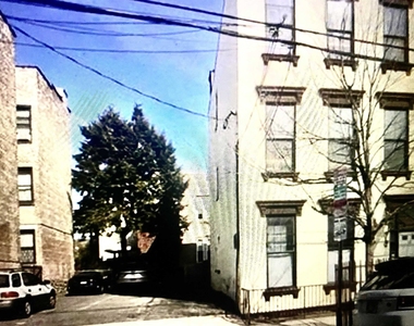 86 South St - Photo Thumbnail 9