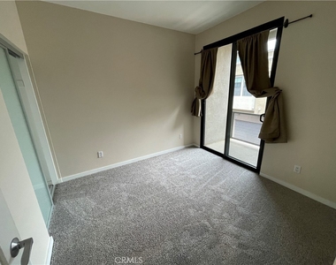 501 W Maple Avenue - Photo Thumbnail 43