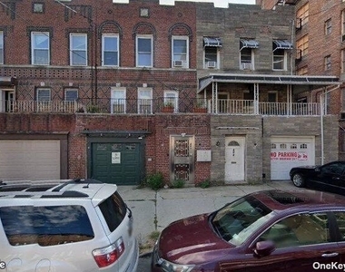 404 Hawthorne Street - Photo Thumbnail 0