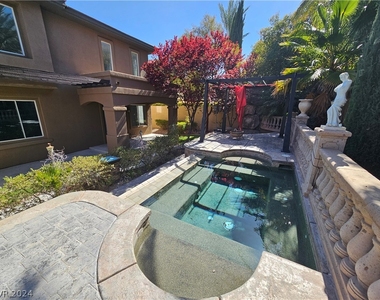 11388 Vernazza Court - Photo Thumbnail 24