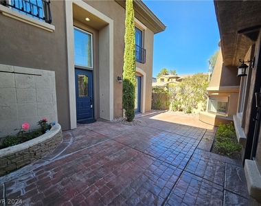 11388 Vernazza Court - Photo Thumbnail 4