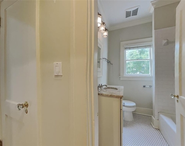 2114 W Dekle Avenue - Photo Thumbnail 26